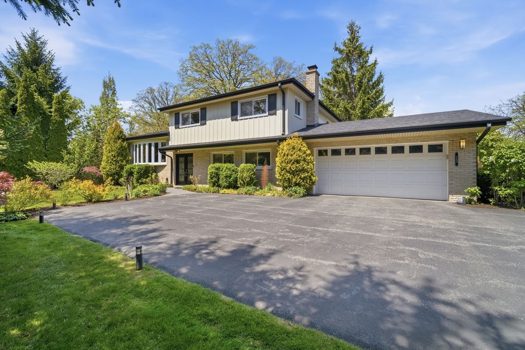 Image 1 of property listing at 12 Turnbull Woods Court, Highland Park, IL 60035
