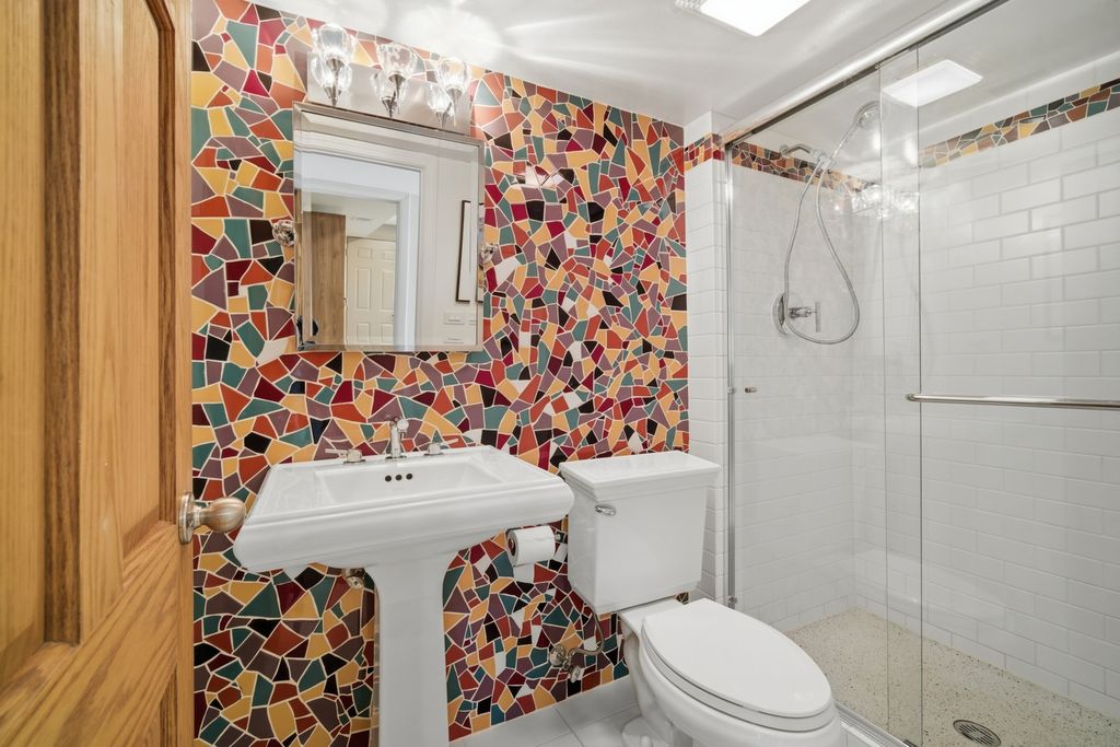 Image 24 of property listing at 12 Turnbull Woods Court, Highland Park, IL 60035