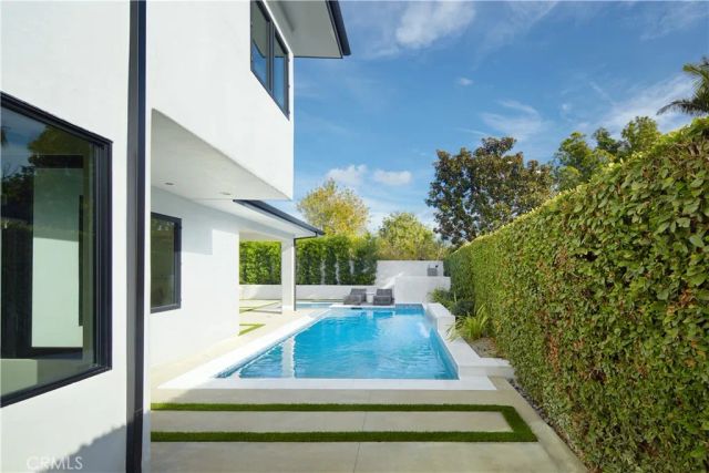 1312 Dover Drive, Newport Beach, CA 92660