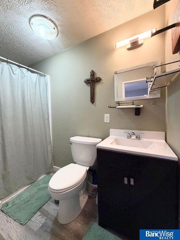 5443 Pioneers Boulevard, Lincoln, NE 68506