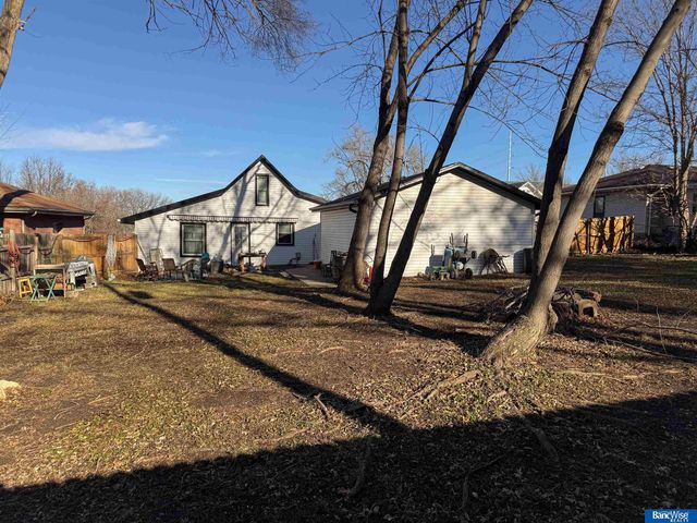 5443 Pioneers Boulevard, Lincoln, NE 68506