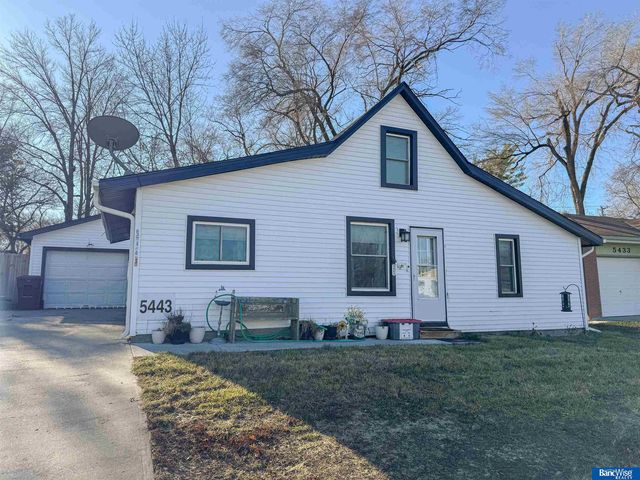 5443 Pioneers Boulevard, Lincoln, NE 68506