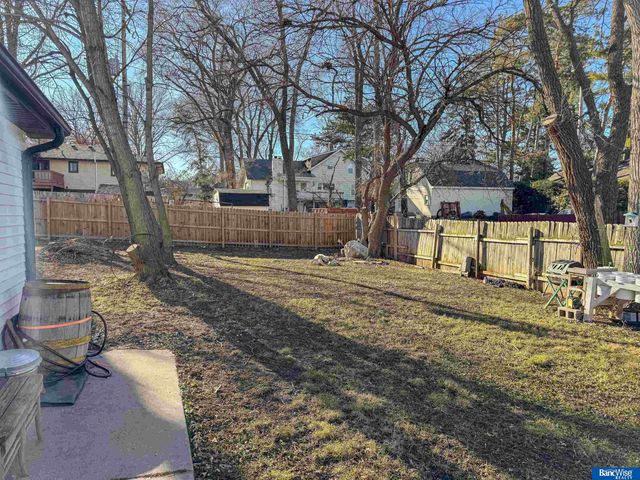 5443 Pioneers Boulevard, Lincoln, NE 68506