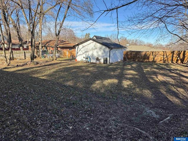 5443 Pioneers Boulevard, Lincoln, NE 68506