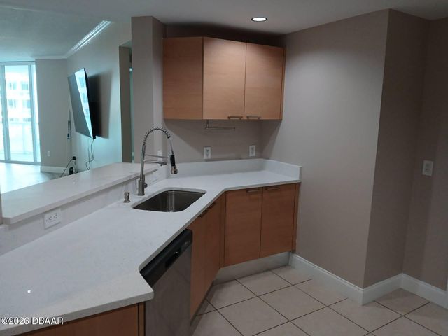 231 Riverside Dr Unit 308, Holly Hill, FL 32117