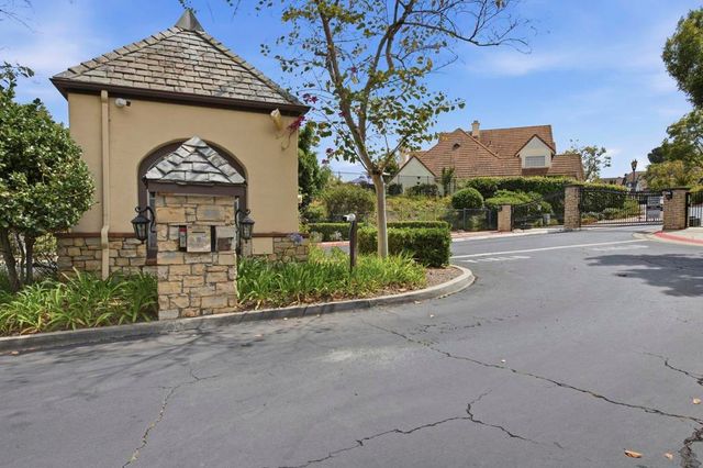 13906 Royal Dornoch Sq, San Diego, CA 92128