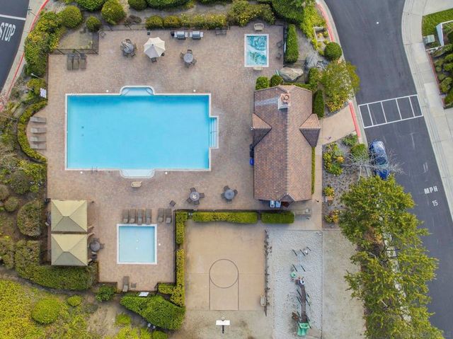 13906 Royal Dornoch Sq, San Diego, CA 92128