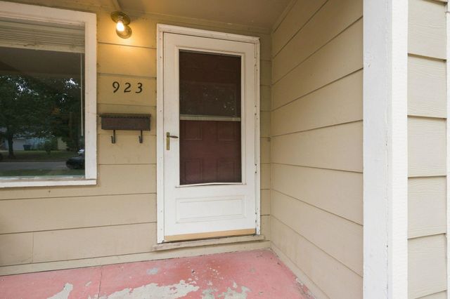 923 N Belmont Ave, Wichita, KS 67208