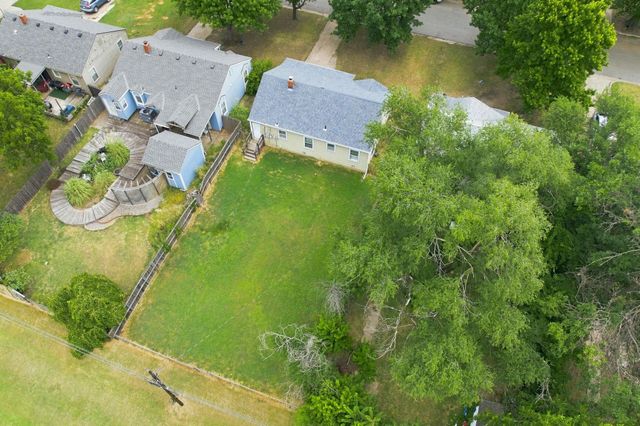 923 N Belmont Ave, Wichita, KS 67208