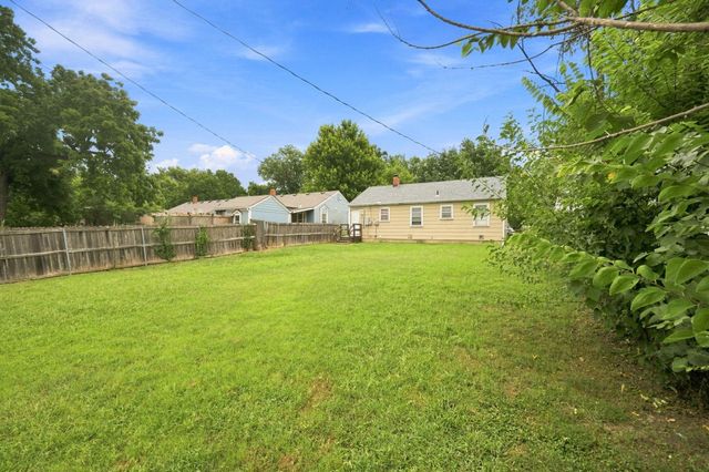 923 N Belmont Ave, Wichita, KS 67208