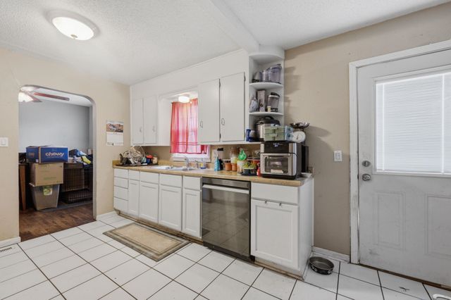 923 N Belmont Ave, Wichita, KS 67208