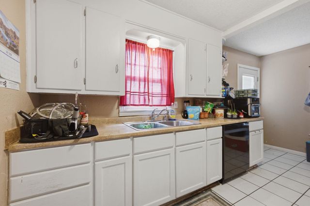 923 N Belmont Ave, Wichita, KS 67208