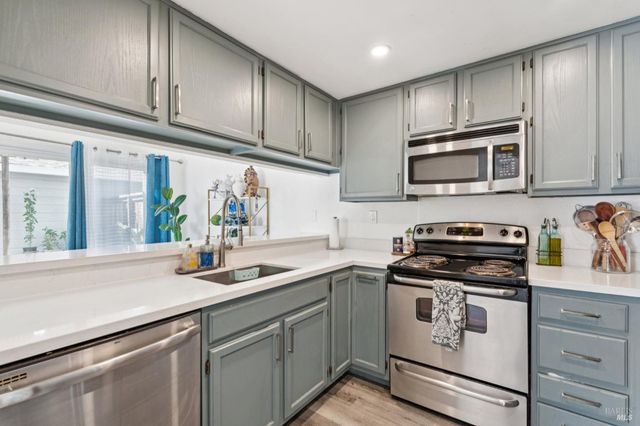 3642 Alamo Dr, Vacaville, CA 95687