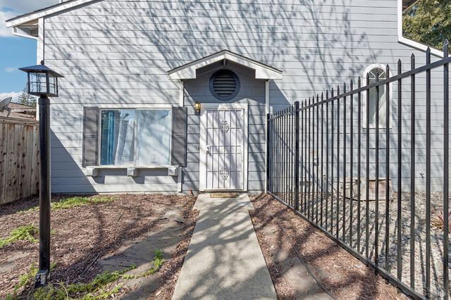 3642 Alamo Dr, Vacaville, CA 95687