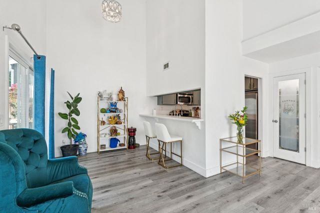 3642 Alamo Dr, Vacaville, CA 95687