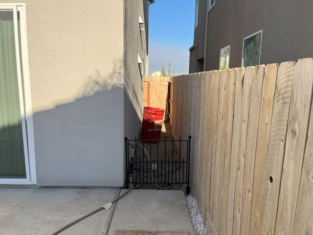 224 Arbor Drive S, Madera, CA 93636