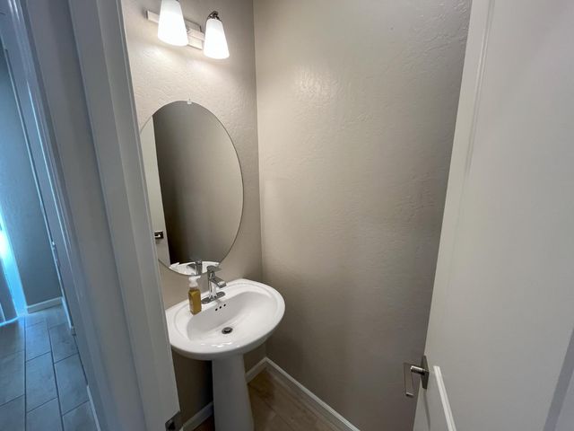 224 Arbor Drive S, Madera, CA 93636