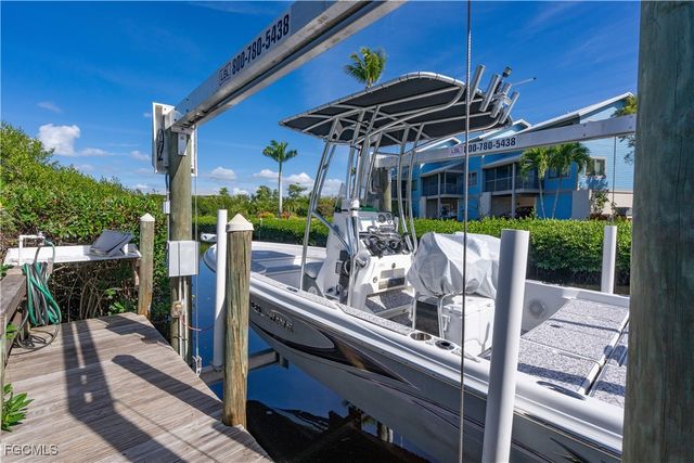 12070 Bohman LN, Bokeelia, FL 33922