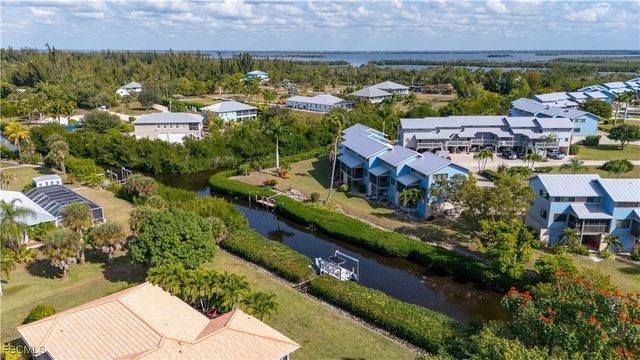 12070 Bohman LN, Bokeelia, FL 33922