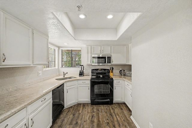6885 E Cochise Road Apt 229, Paradise Valley, AZ 85253