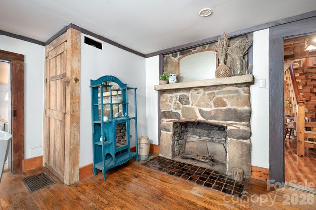 1265 Dillingham Road, Barnardsville, NC 28709