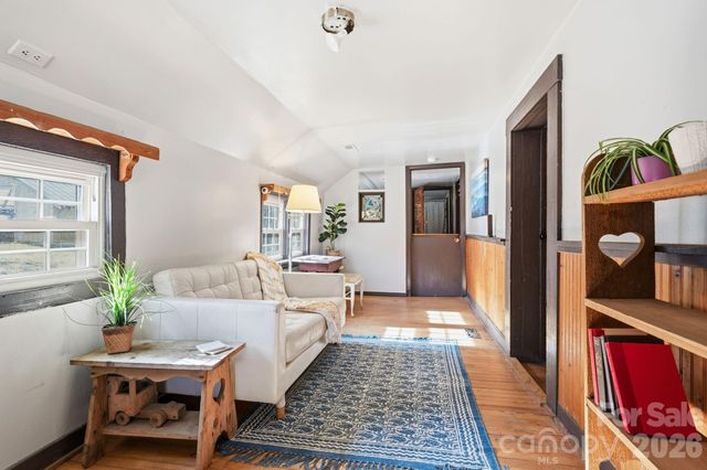 1265 Dillingham Road, Barnardsville, NC 28709