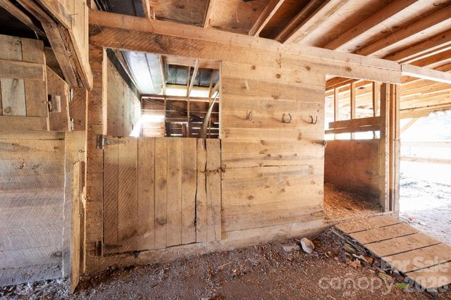 1265 Dillingham Road, Barnardsville, NC 28709