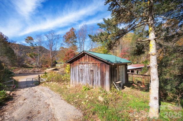 1265 Dillingham Road, Barnardsville, NC 28709