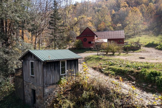 1265 Dillingham Road, Barnardsville, NC 28709