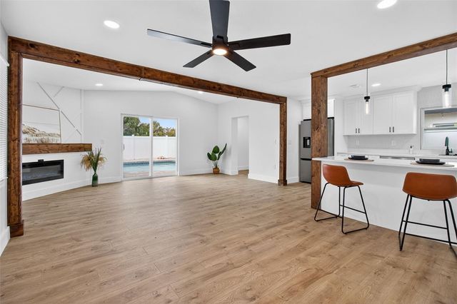 3223 73RD STREET N, St Petersburg, FL 33710