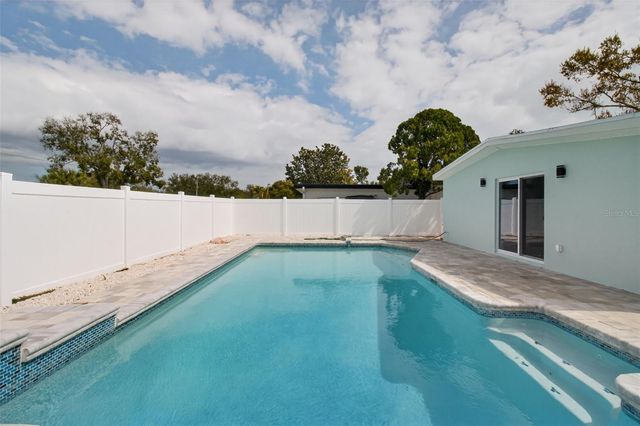 3223 73RD STREET N, St Petersburg, FL 33710