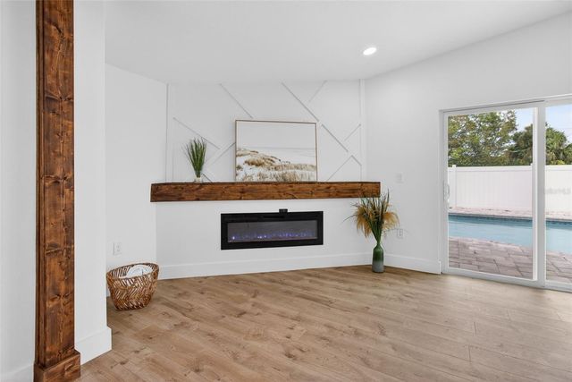 3223 73RD STREET N, St Petersburg, FL 33710