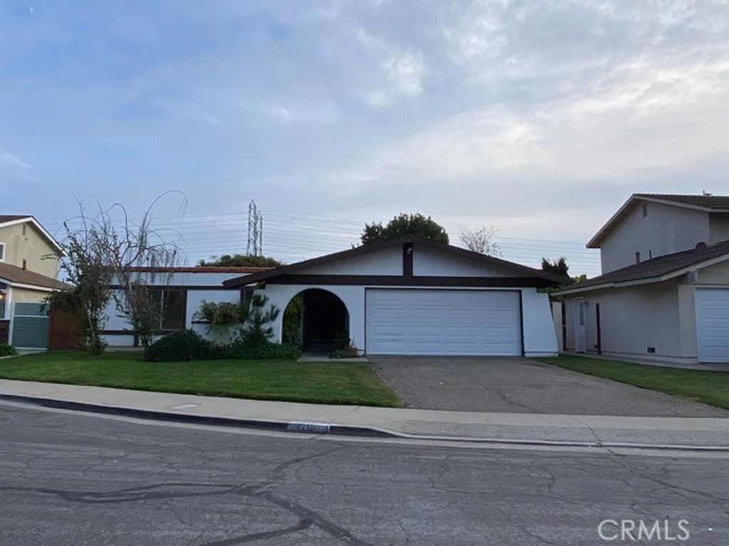 9212 Heatherton, Huntington Beach, CA 92646