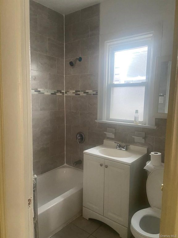 1006 E 241 St, Bronx, NY 10466 — photo 2