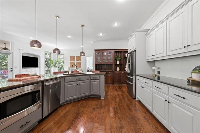 14775 NW 66th Terrace, Parkville, MO 64152