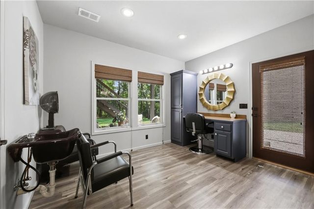 14775 NW 66th Terrace, Parkville, MO 64152