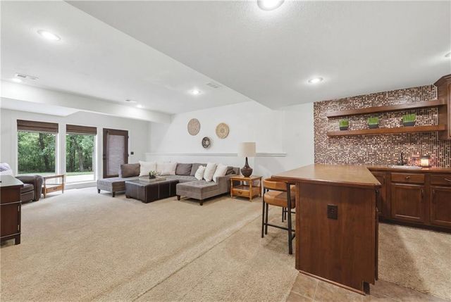 14775 NW 66th Terrace, Parkville, MO 64152