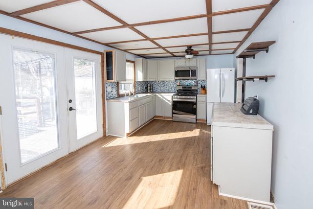 618 CEDAR AVE, Croydon, PA 19021