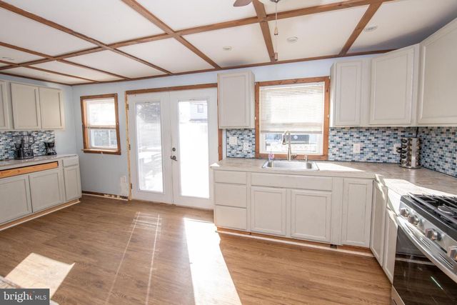 618 CEDAR AVE, Croydon, PA 19021