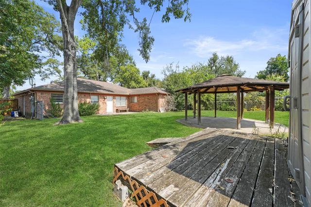 5907 Peg Street, Houston, TX 77092