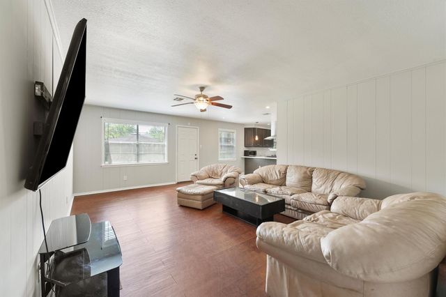 5907 Peg Street, Houston, TX 77092