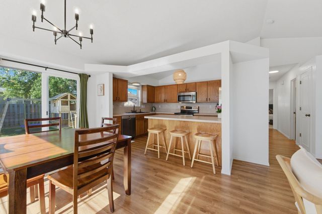 2537 E Cambridge Ct, Park City, KS 67219