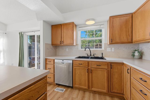 2537 E Cambridge Ct, Park City, KS 67219