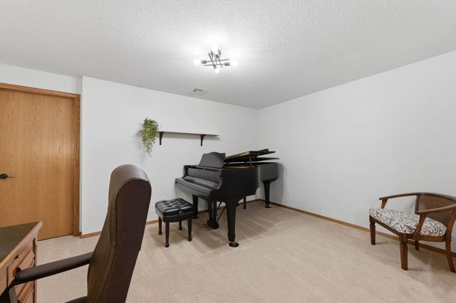 2537 E Cambridge Ct, Park City, KS 67219