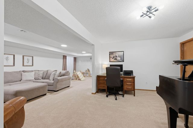 2537 E Cambridge Ct, Park City, KS 67219