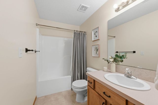 2537 E Cambridge Ct, Park City, KS 67219