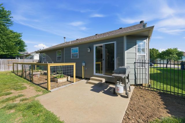 2537 E Cambridge Ct, Park City, KS 67219