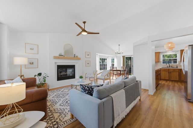 2537 E Cambridge Ct, Park City, KS 67219