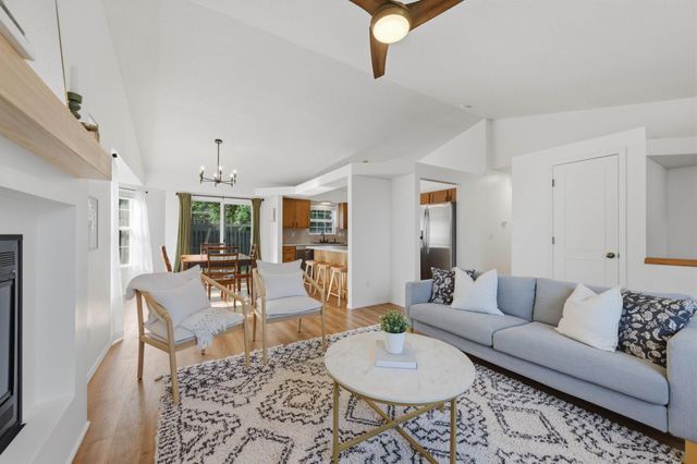 2537 E Cambridge Ct, Park City, KS 67219