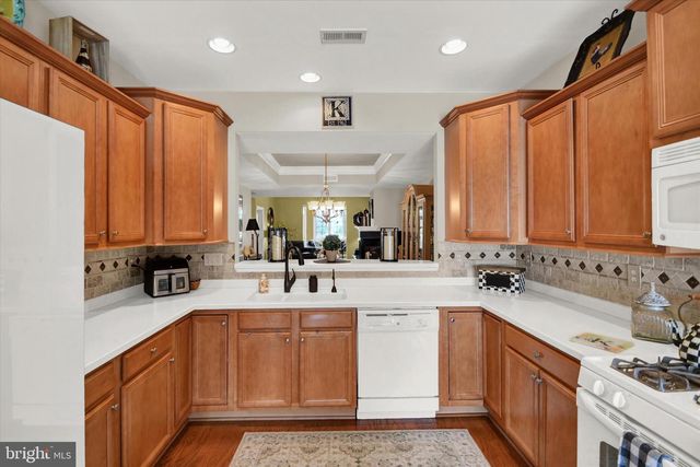 300 REAGAN DR, Sellersville, PA 18960